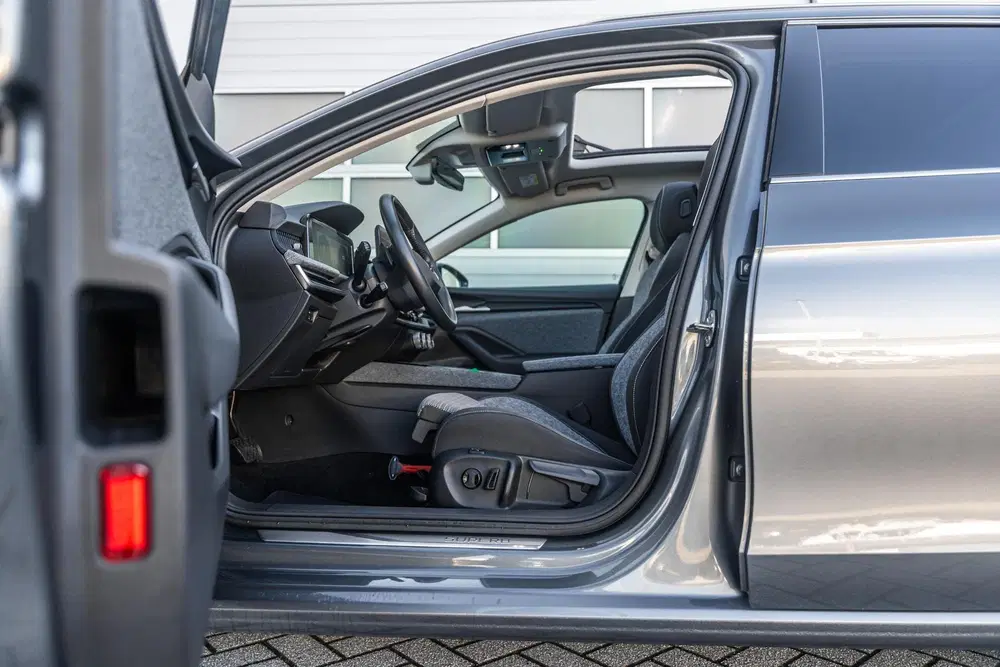 Skoda Superb 1.5 TSI 150pk DSG MHEV First Edition uit 2024, foto 4