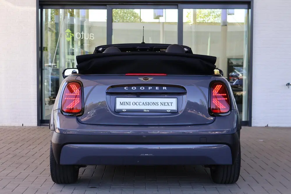 Mini Cabrio Cooper C uit 2025, foto 4