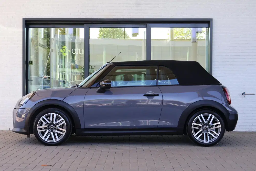 Mini Cabrio Cooper C uit 2025, foto 6