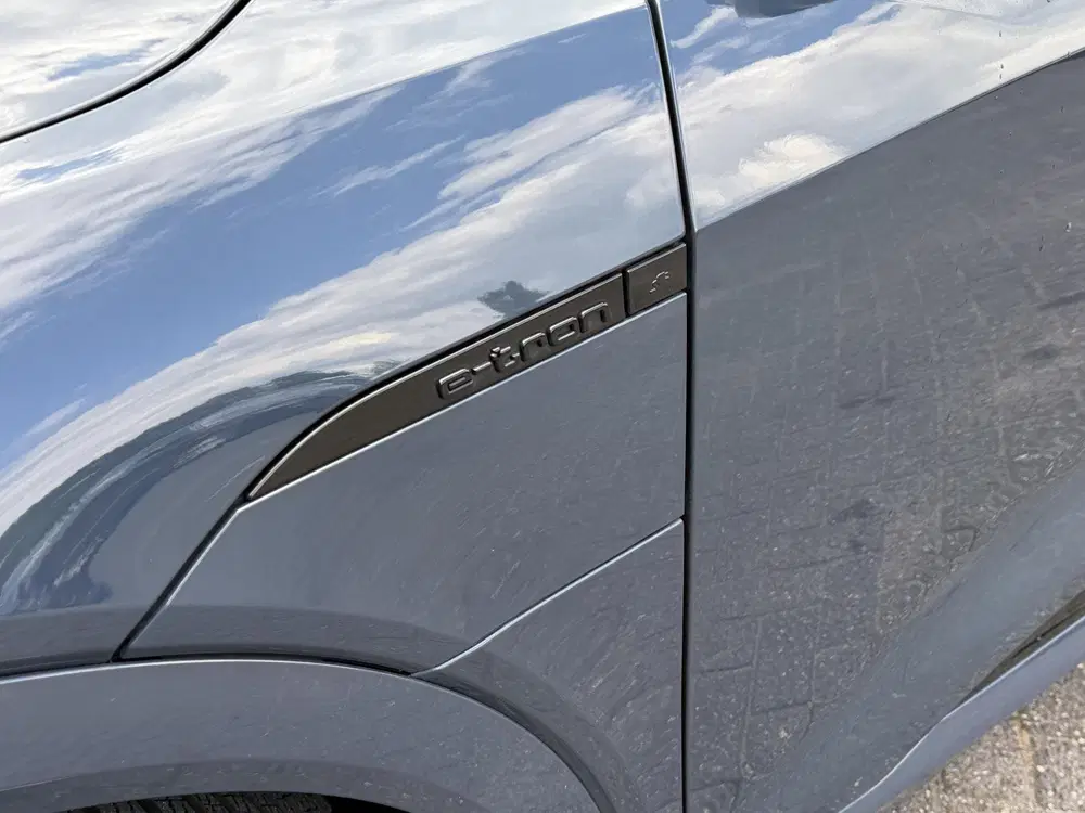 Audi Q8 55 quattro S Edition Competition 11 uit 2023, foto 10
