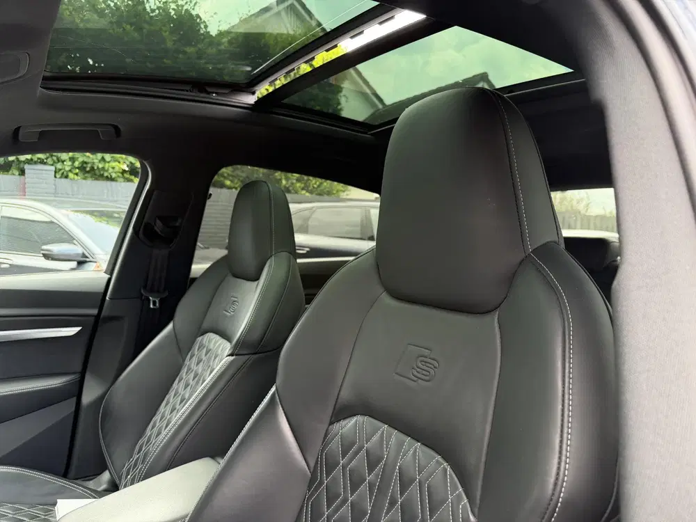 Audi Q8 55 quattro S Edition Competition 11 uit 2023, foto 15