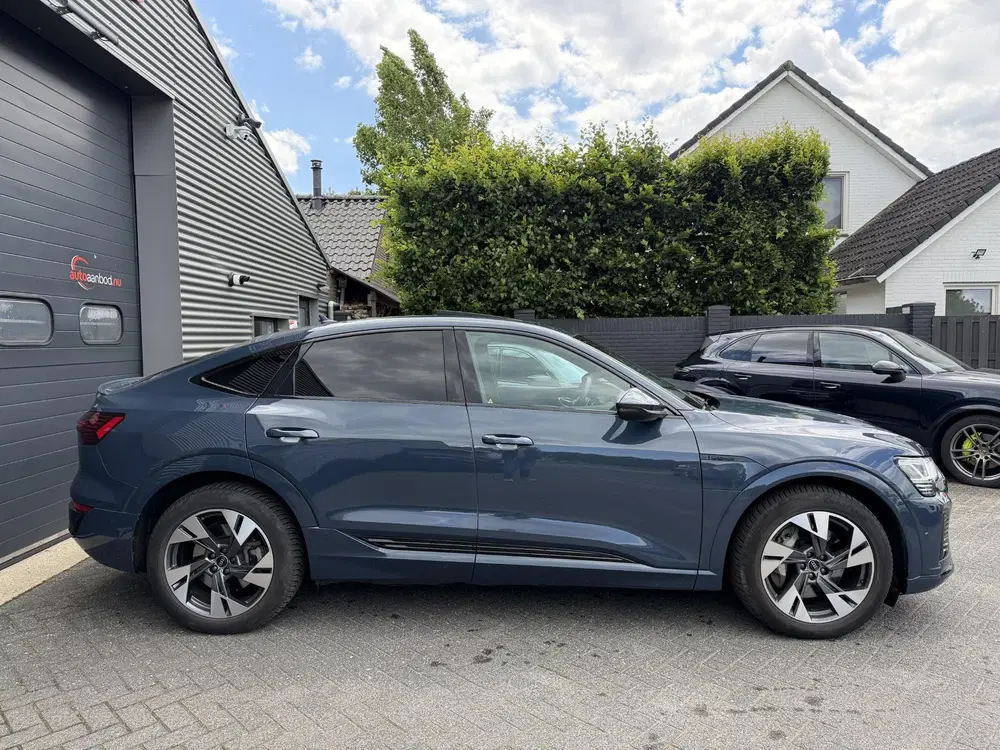 Audi Q8 55 quattro S Edition Competition 11 uit 2023, foto 4