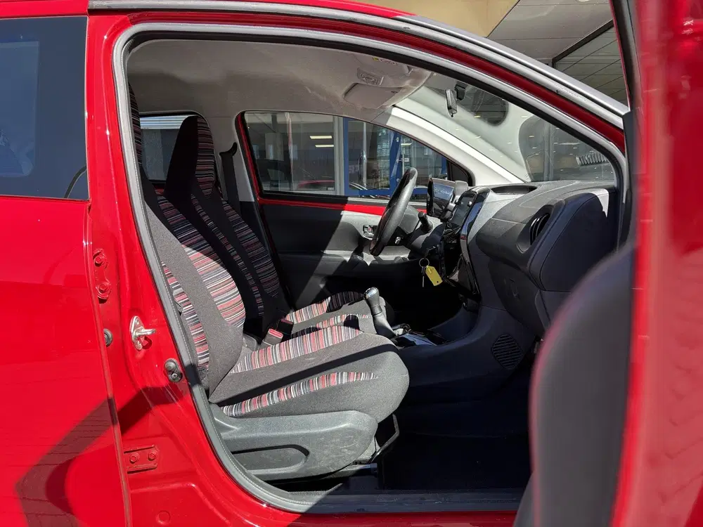 Citroën C1 Citroen C1 1.0 VTi Shine uit 2021, foto 5