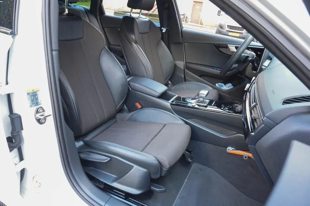 Audi A4 40 TFSI 204pk MHEV S edition Competition uit 2024, foto 14