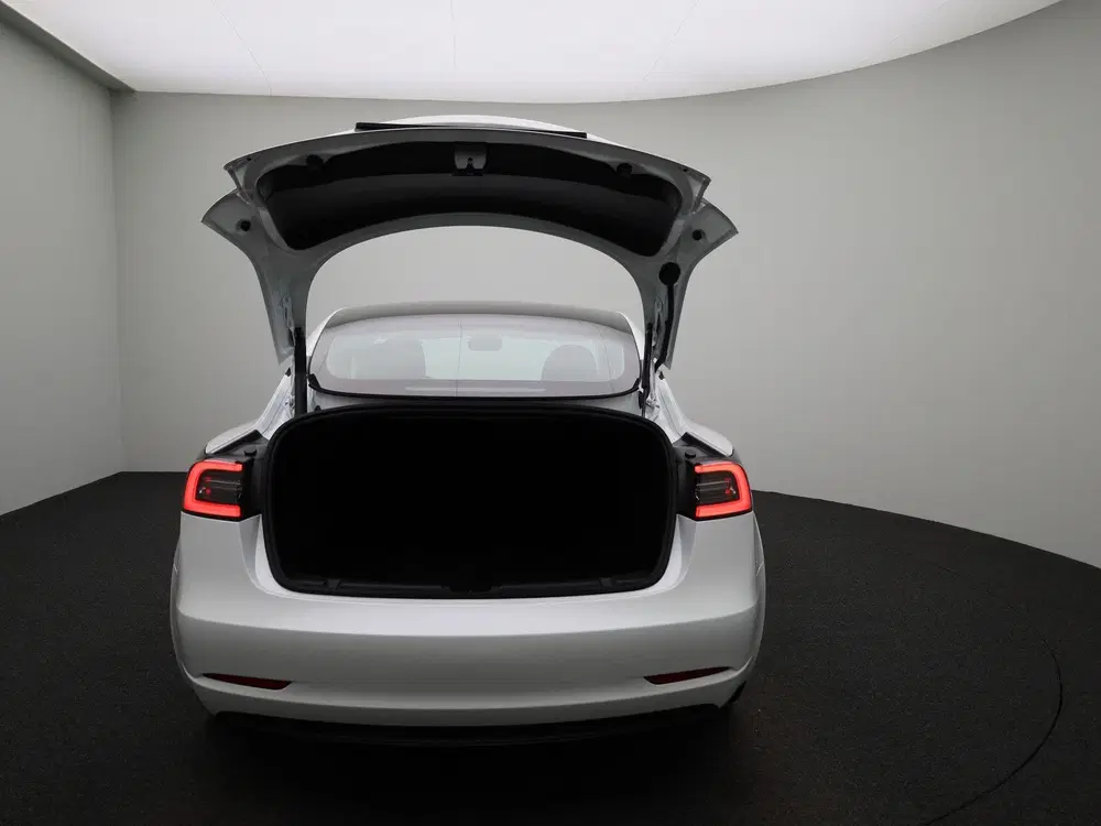 Tesla Model 3 RWD Long Range uit 2023, foto 11
