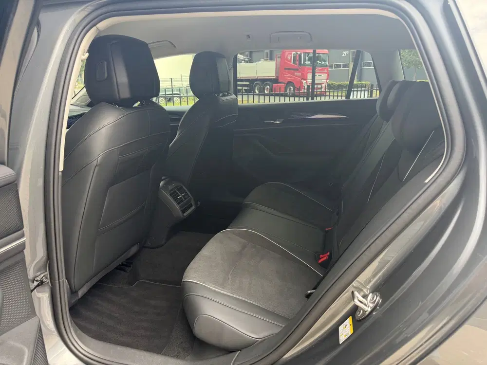 Volkswagen Passat 1.5 eHybrid 204pk Elegance PHEV uit 2024, foto 4