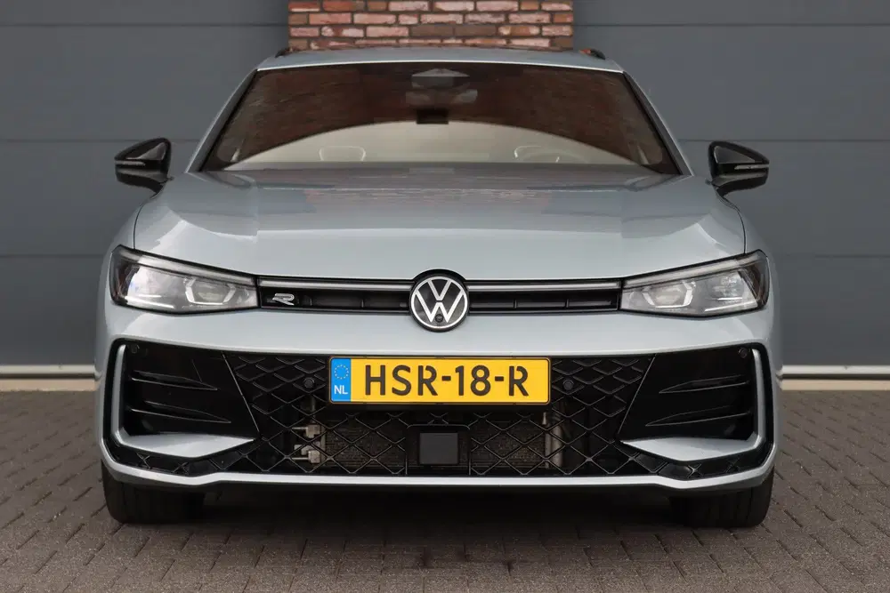 Volkswagen Passat 1.5 eHybrid R-Line Edition uit 2024, foto 13
