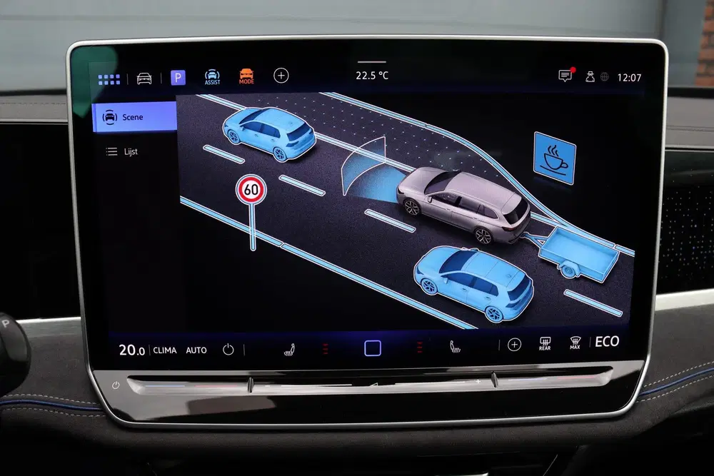 Volkswagen Passat 1.5 eHybrid R-Line Edition uit 2024, foto 14