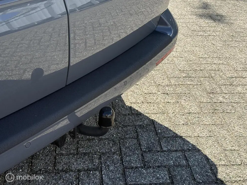 Volkswagen Transporter 2.0 TDI L2H1 30 DC Bulli LED uit 2020, foto 10