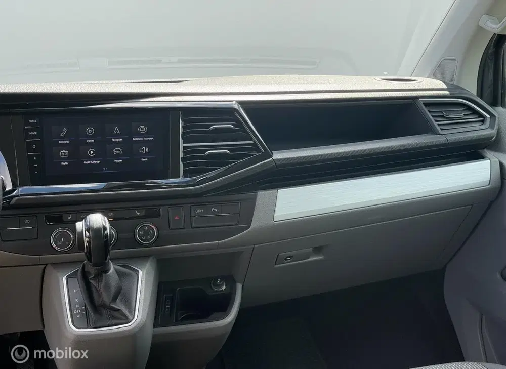 Volkswagen Transporter 2.0 TDI L2H1 30 DC Bulli LED uit 2020, foto 14