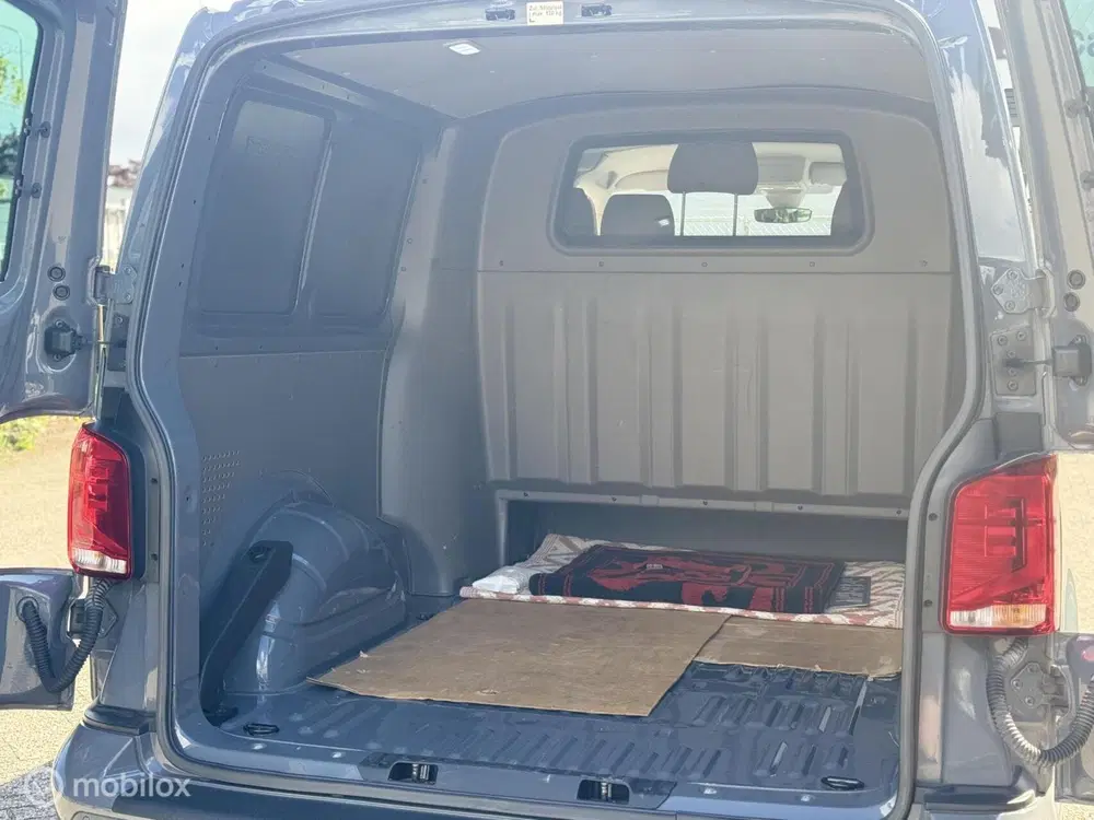 Volkswagen Transporter 2.0 TDI L2H1 30 DC Bulli LED uit 2020, foto 9