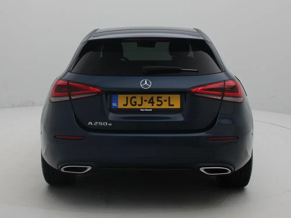 Mercedes-Benz A-Klasse 250 e Business Solution AMG Limited uit 2021, foto 5