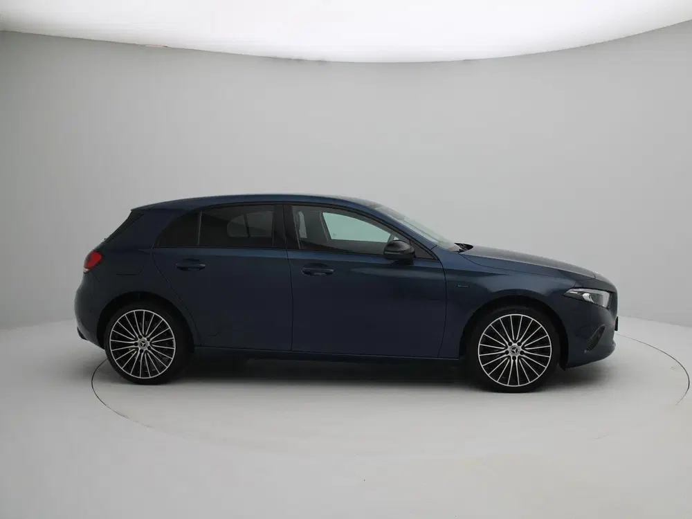 Mercedes-Benz A-Klasse 250 e Business Solution AMG Limited uit 2021, foto 6