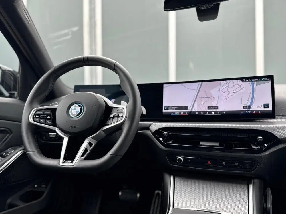 BMW 3-serie Touring 330e M Sport Pro uit 2026, foto 13