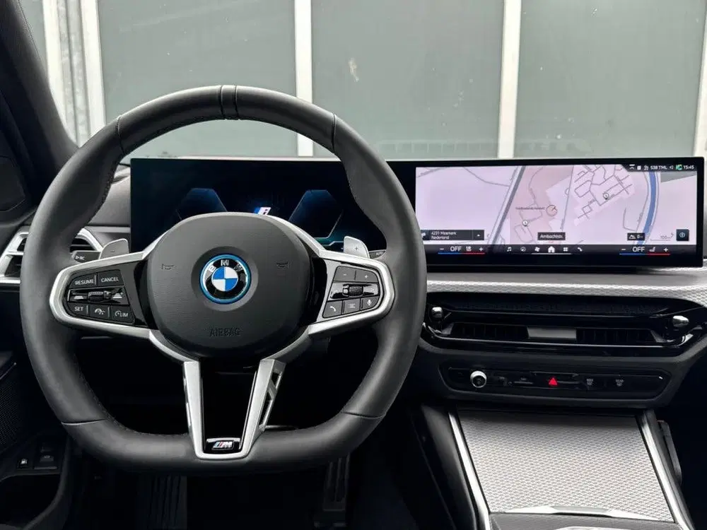 BMW 3-serie Touring 330e M Sport Pro uit 2026, foto 14