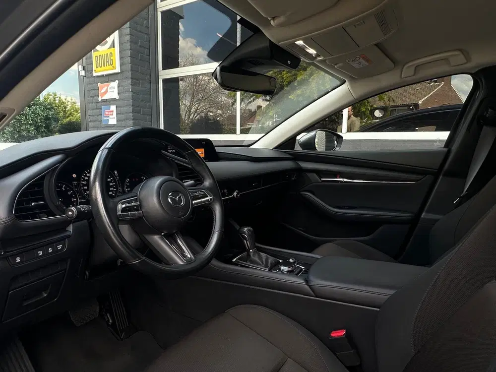 Mazda 3 2.0 e-SkyActiv-G M Hybrid Automaat uit 2023, foto 2