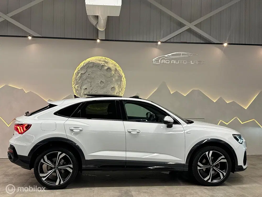Audi Q3 35 TFSI 3x S-Line Panorama uit 2023, foto 12