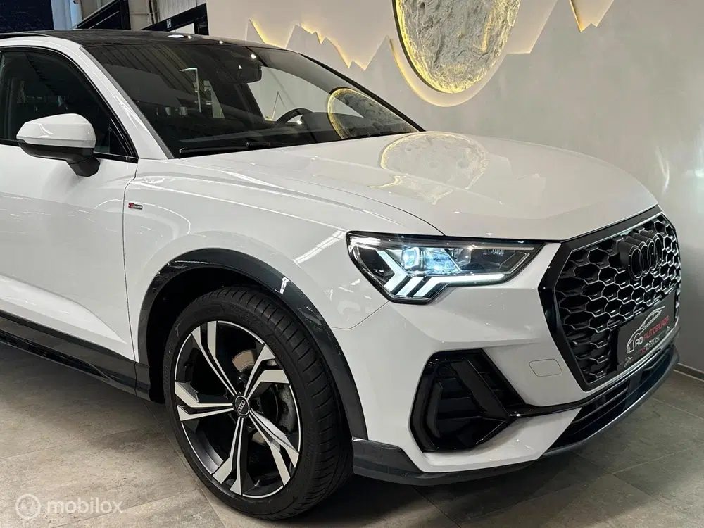 Audi Q3 35 TFSI 3x S-Line Panorama uit 2023, foto 14