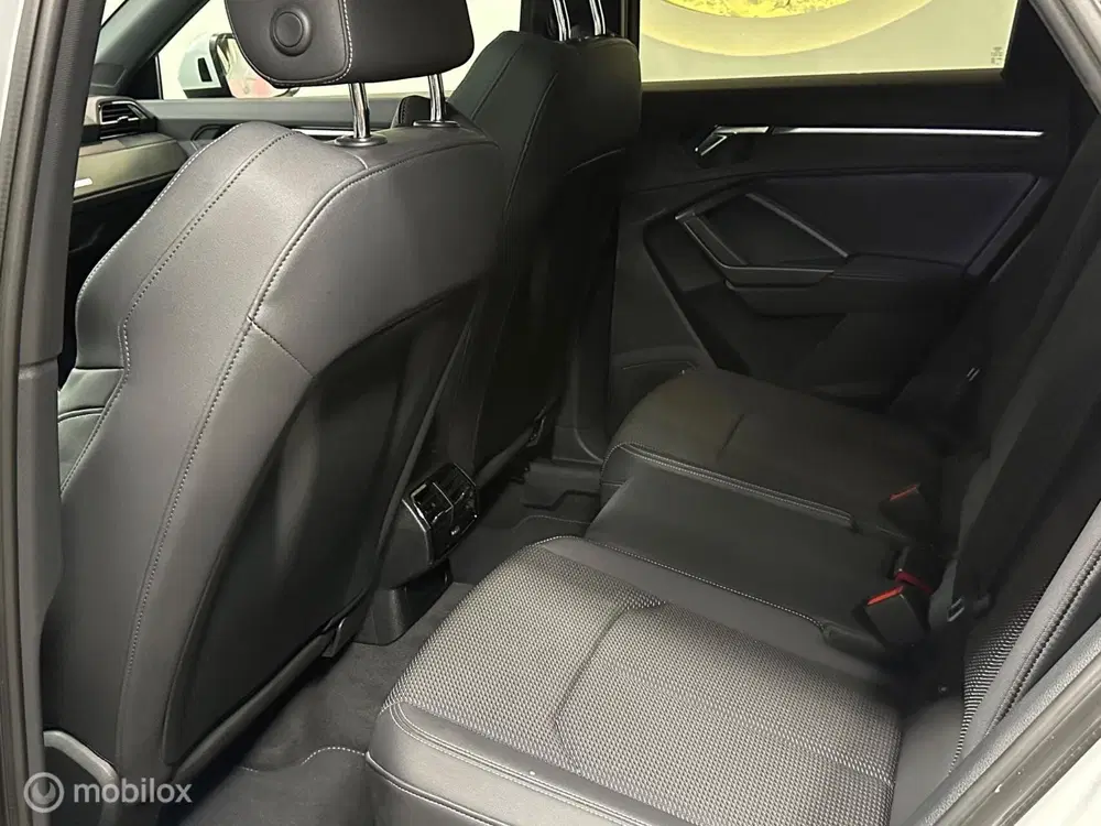 Audi Q3 35 TFSI 3x S-Line Panorama uit 2023, foto 4