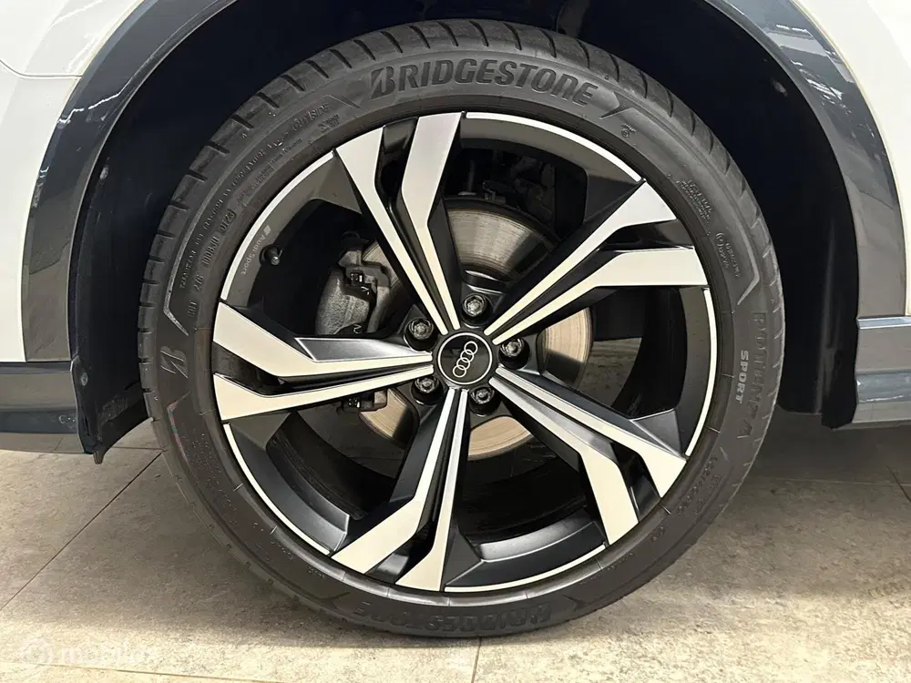 Audi Q3 35 TFSI 3x S-Line Panorama uit 2023, foto 6