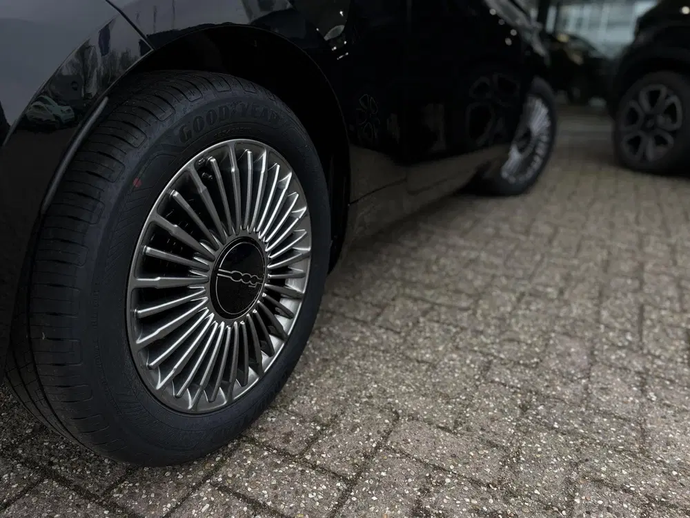 Fiat 500 1.0 Torino Launch Edition uit 2026, foto 14