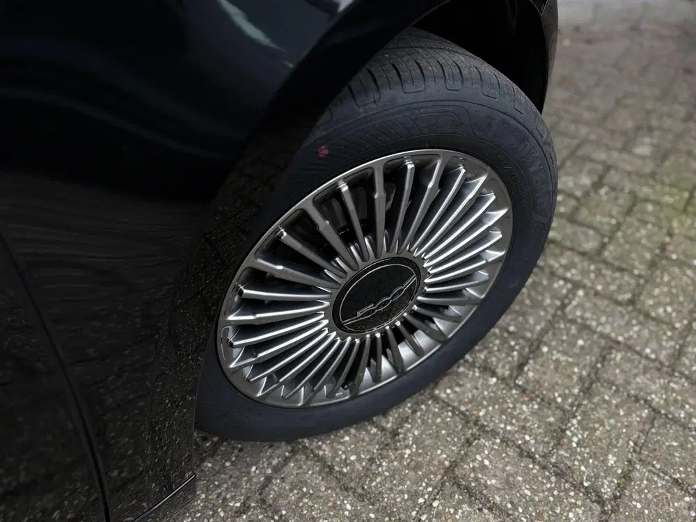 Fiat 500 1.0 Torino Launch Edition uit 2026, foto 15