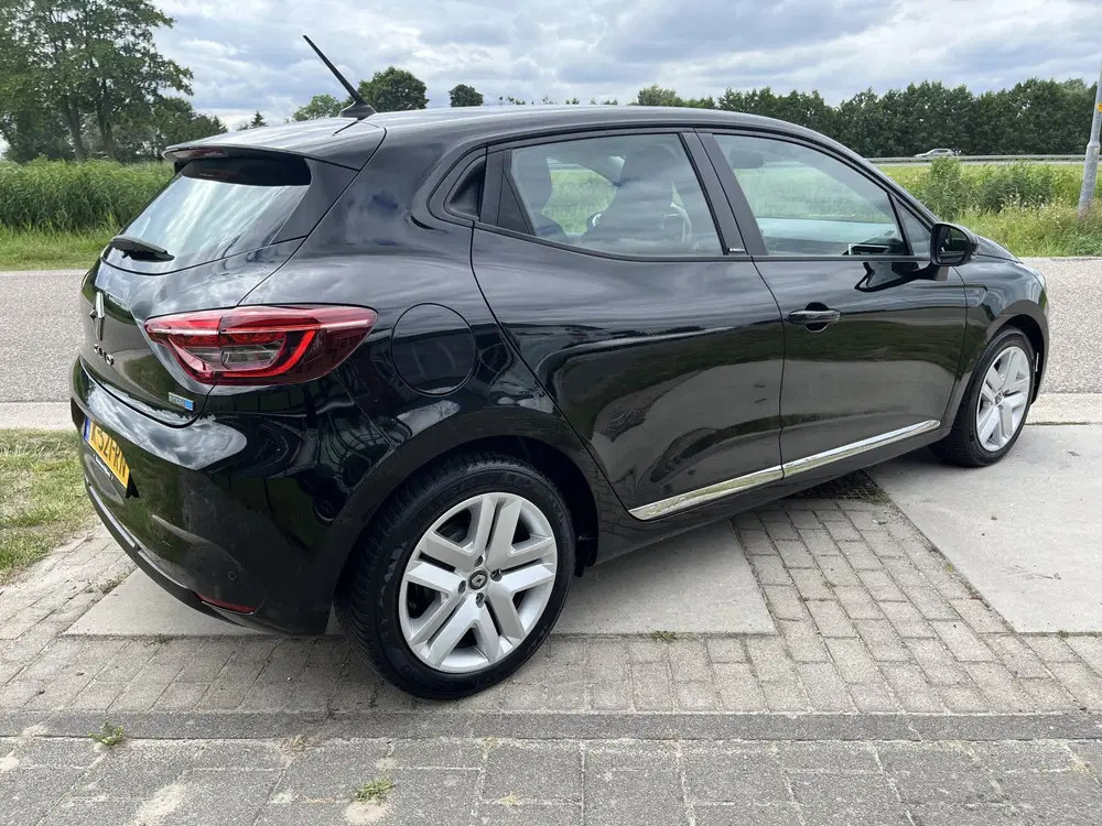 Renault Clio 1.6 E-Tech Hybrid 140 PK Business uit 2021, foto 2