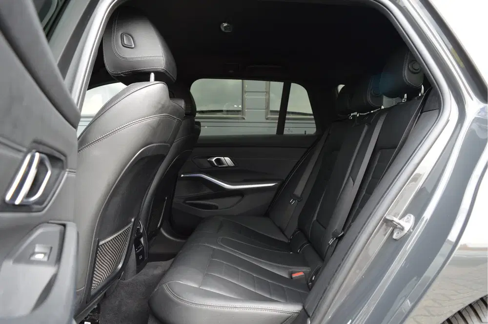BMW 3-serie 3 Serie Touring 320i High Executive Editio uit 2020, foto 10