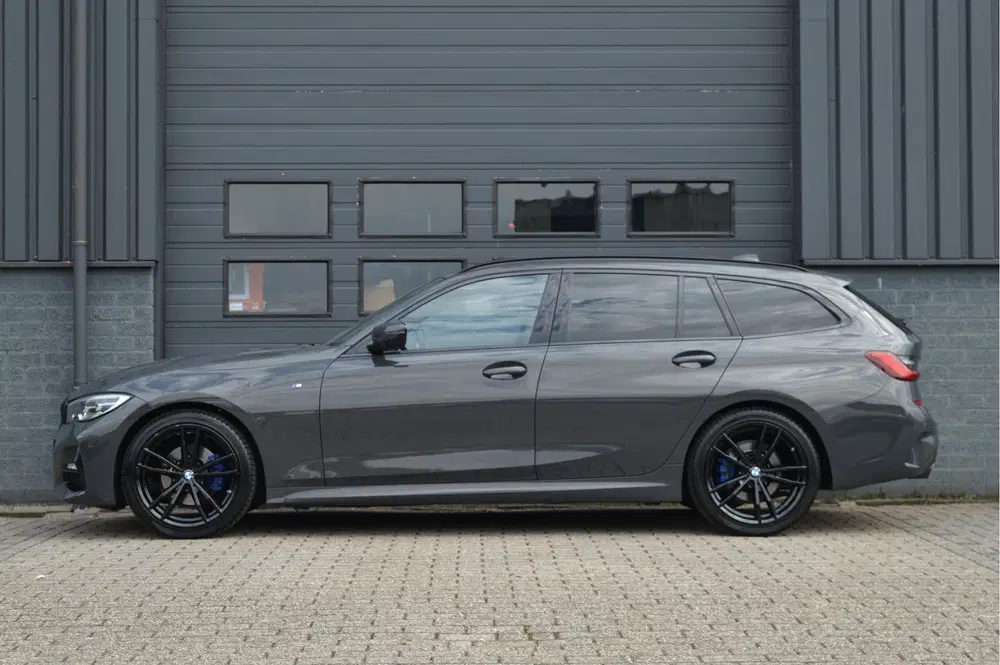 BMW 3-serie 3 Serie Touring 320i High Executive Editio uit 2020, foto 3