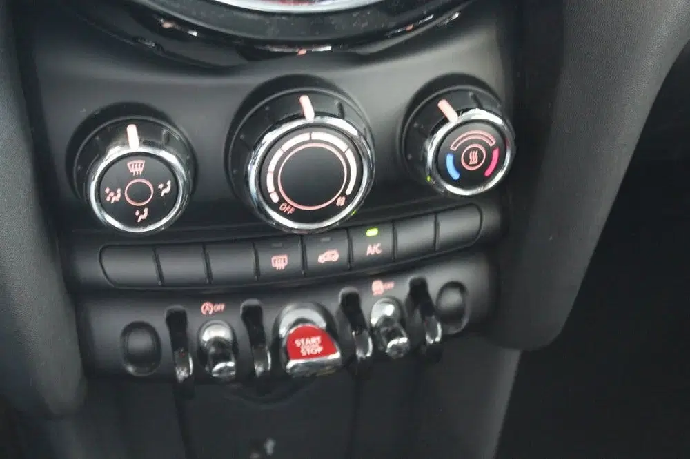 Mini Cooper 1.5 Cooper uit 2020, foto 15