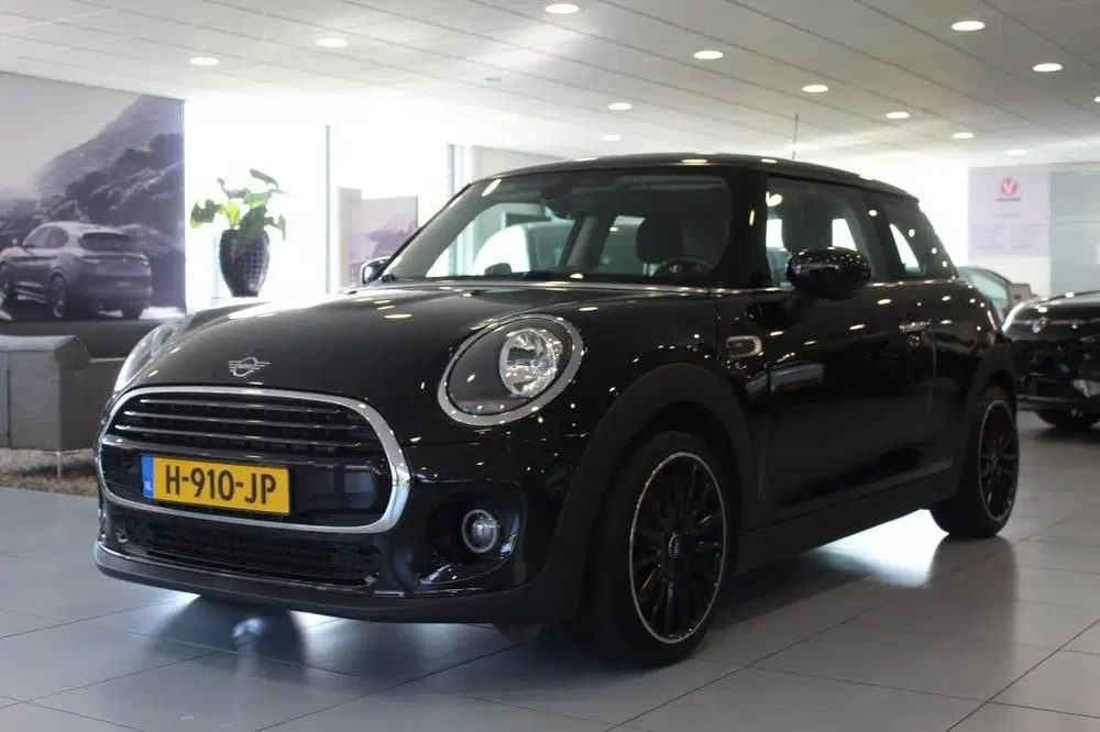Mini Cooper 1.5 Cooper uit 2020, foto 2