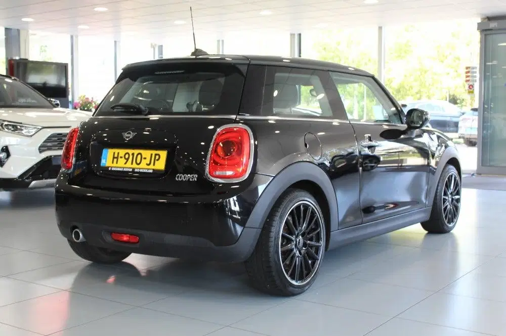 Mini Cooper 1.5 Cooper uit 2020, foto 4