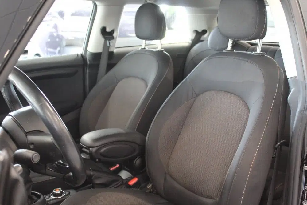 Mini Cooper 1.5 Cooper uit 2020, foto 5