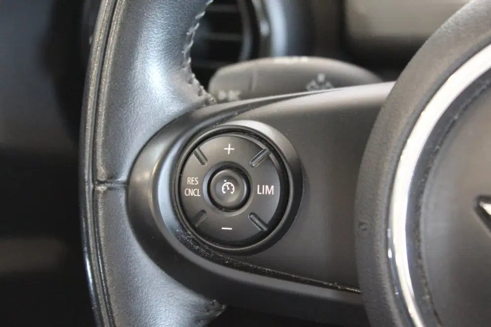Mini Cooper 1.5 Cooper uit 2020, foto 9
