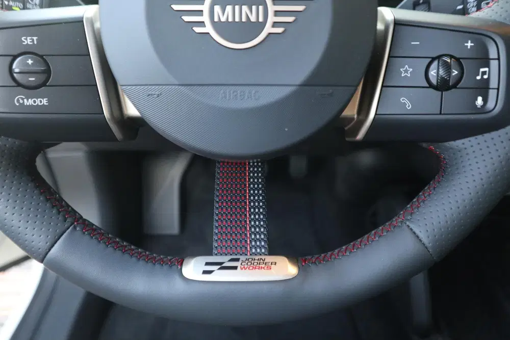 Mini Aceman SE John Cooper Works Trim uit 2026, foto 11