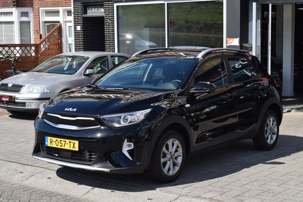 Kia Stonic 1.0 T-GDi MHEV DynamicLine P.Camera Adapti uit 2022, foto 2