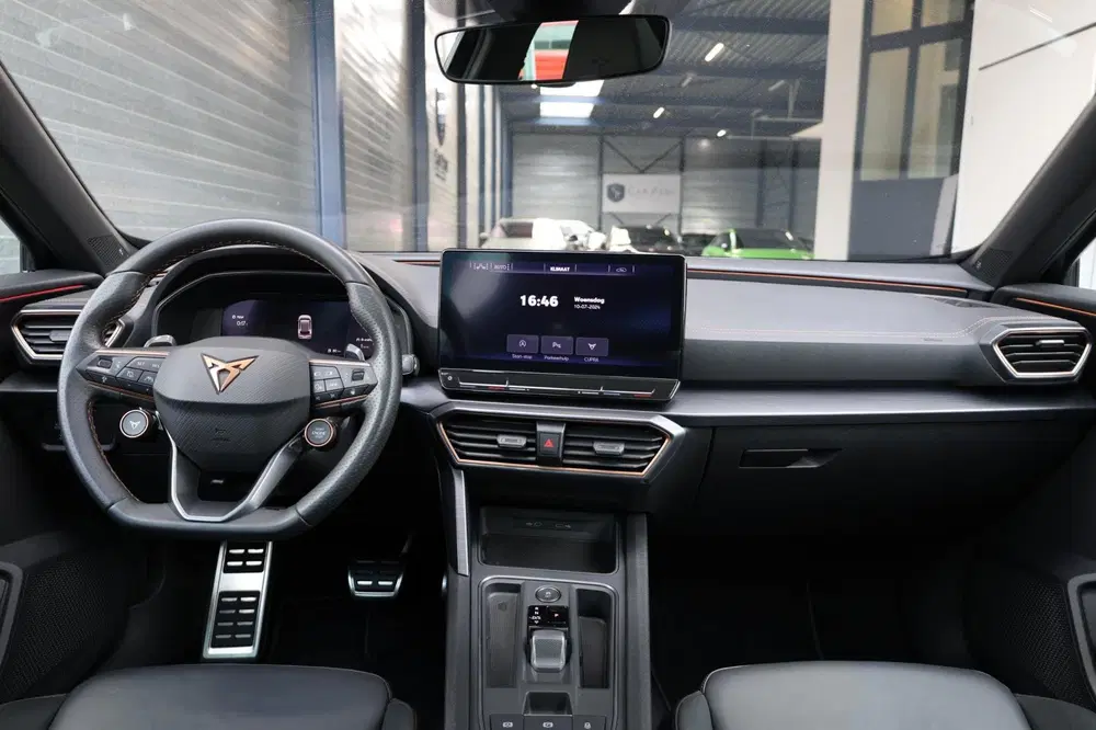 Cupra Leon CUPRA Leon SP 2.0 TSI VZ 4Drive 310+PK LED uit 2023, foto 2