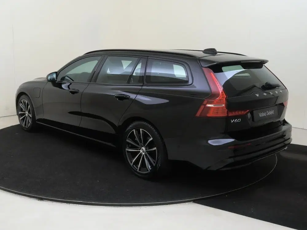 Volvo V60 T8 Plus Dark uit 2025, foto 4