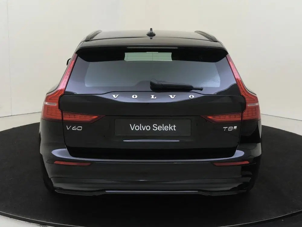 Volvo V60 T8 Plus Dark uit 2025, foto 5