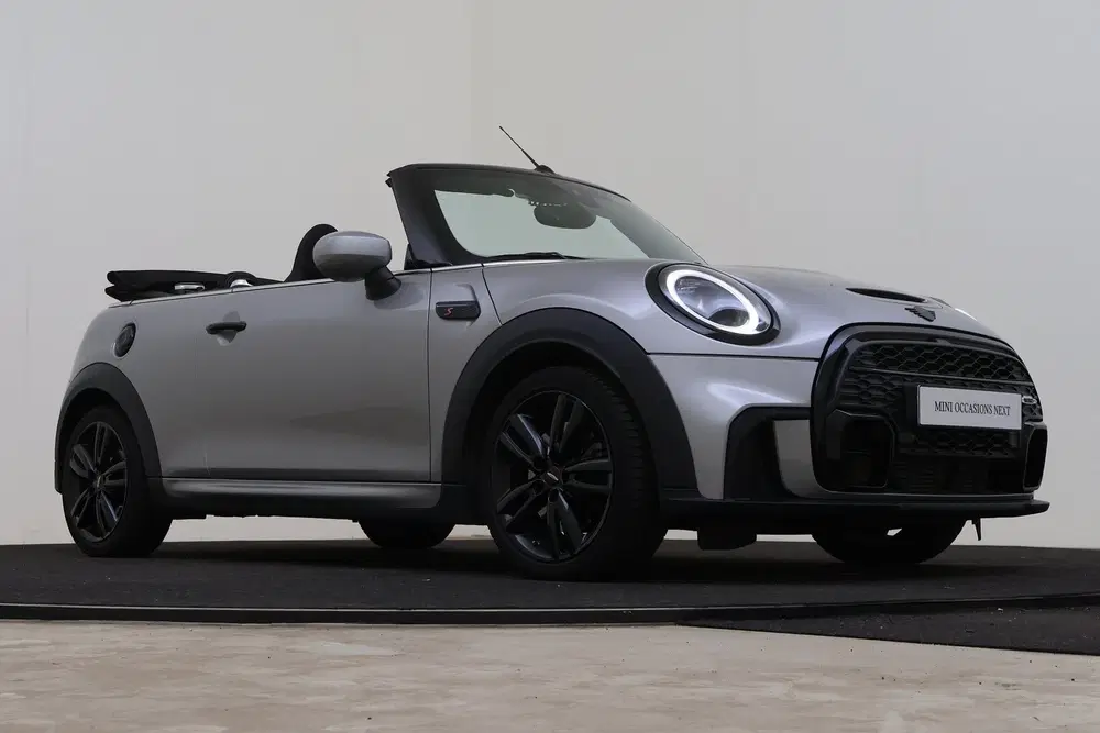 Mini Cabrio Cooper S JCW Automaat uit 2023, foto 10