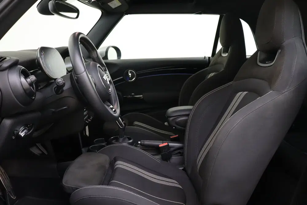 Mini Cabrio Cooper S JCW Automaat uit 2023, foto 12