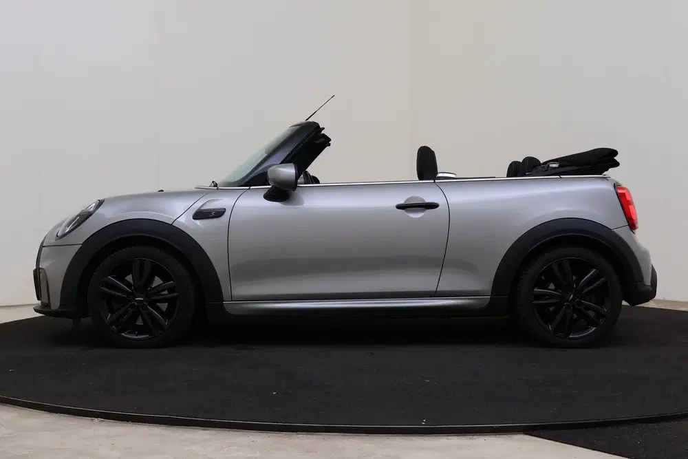 Mini Cabrio Cooper S JCW Automaat uit 2023, foto 14