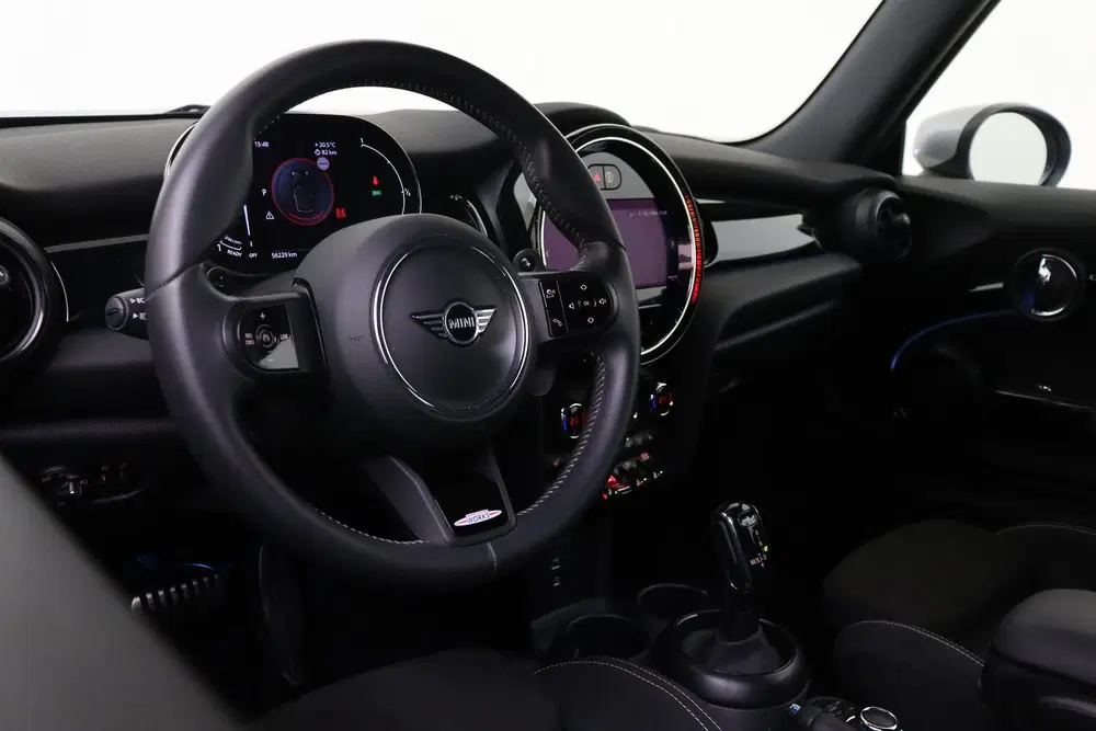 Mini Cabrio Cooper S JCW Automaat uit 2023, foto 3