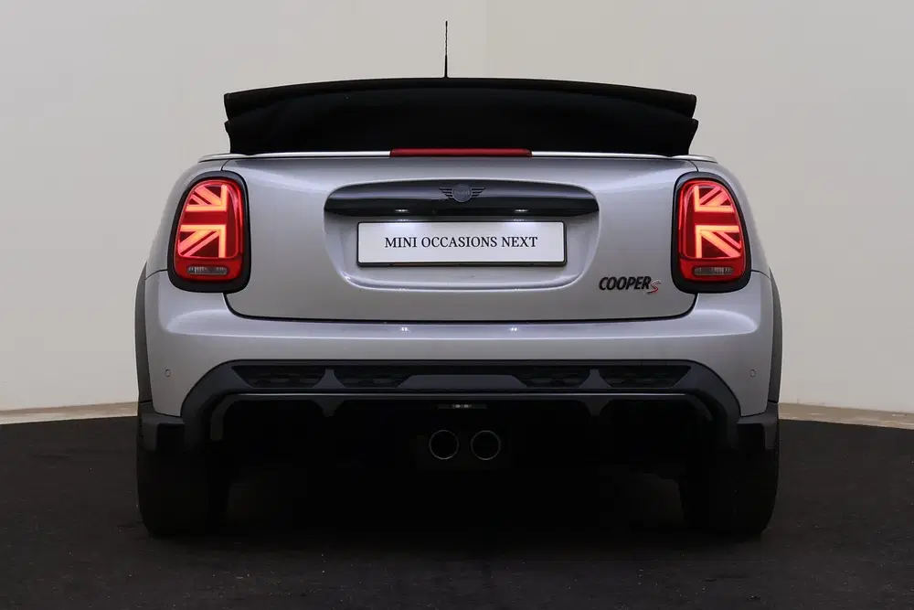 Mini Cabrio Cooper S JCW Automaat uit 2023, foto 5