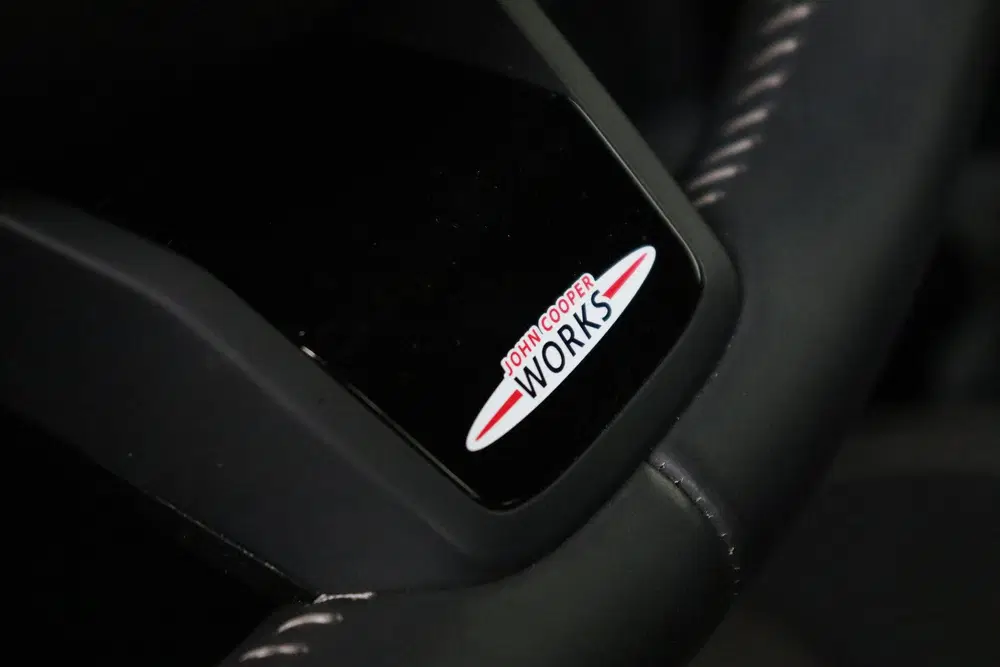 Mini Cabrio Cooper S JCW Automaat uit 2023, foto 6