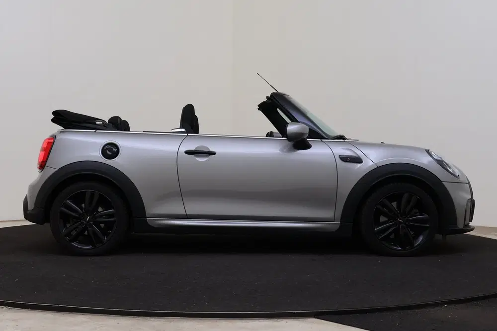 Mini Cabrio Cooper S JCW Automaat uit 2023, foto 7