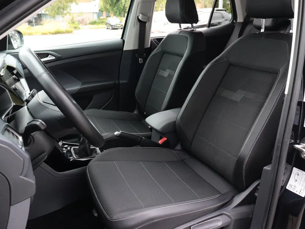 Volkswagen T-Cross 1.0 TSI R-line uit 2019, foto 9