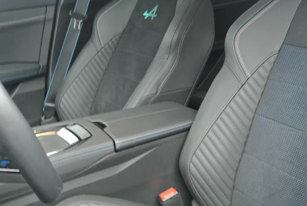 Renault Rafale 1.2 E-Tech 4x4 plug-in hybrid 300 atelier uit 2025, foto 8
