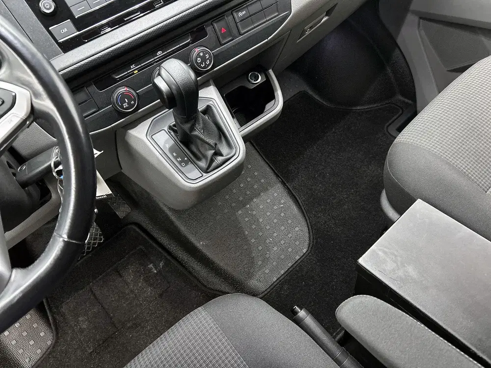 Volkswagen Transporter 2.0 TDI L2H1 150PK uit 2021, foto 15