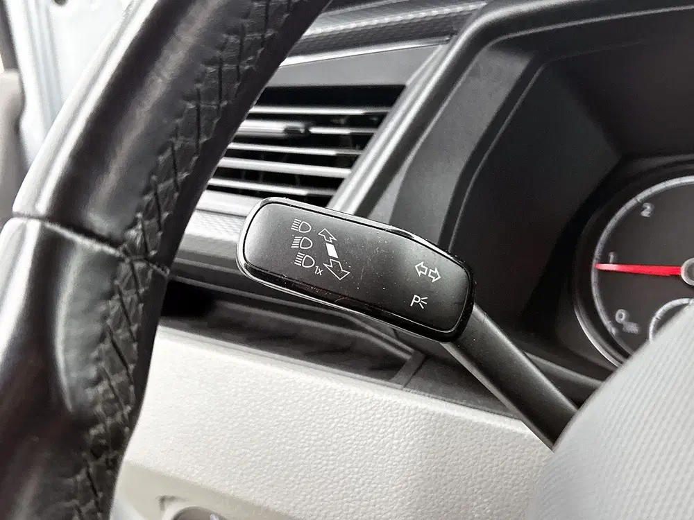 Volkswagen Transporter 2.0 TDI L2H1 150PK uit 2021, foto 9